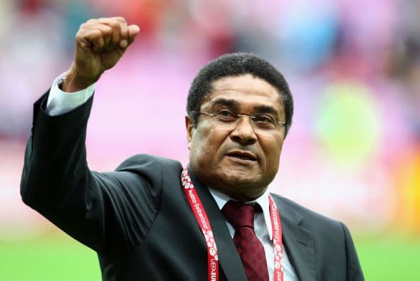 Eusébio da Silva Ferreira, conocido como "la Pantera Negra", fue un futbolista portugués considerado por la FIFA uno de los mejores jugadores europeos del siglo XX y uno de los grandes delanteros de la historia del fútbol. Además fue líder de la selección portuguesa que ocupó el tercer lugar en la Copa del Mundo de 1966, torneo en donde fue el máximo goleador.
