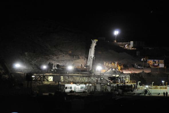 "Los sueldos de este mes están asegurados", dijo Olmos, quien expresó sus dudas sobre el pago de las próximas nóminas, ante la posibilidad de que la compañía se declare en quiebra.