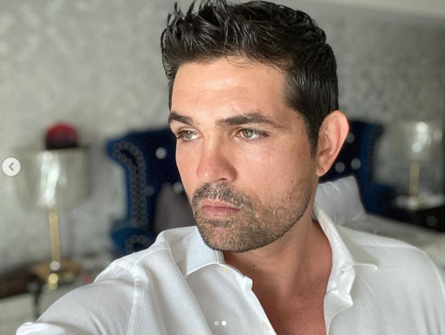 <b><a href="https://www.univision.com/famosos/ferdinando-valencia-y-brenda-kellerman-le-dan-el-ultimo-adios-a-su-bebe-dante" target="_blank">"Los seres humanos tienen una cruz que cargar"</a></b>, compartió Valencia, "a nosotros Dios nos escogió una y respetamos su voluntad". 
<br>