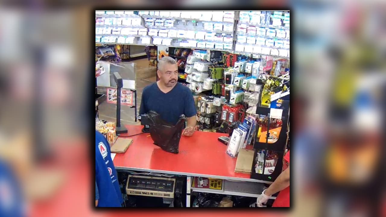 Raúl Zapata García, de 47 años, fue hallado calcinado y con un disparo en un área boscosa cerca a Satellite Boulevard y West Liddell Road, en Duluth.