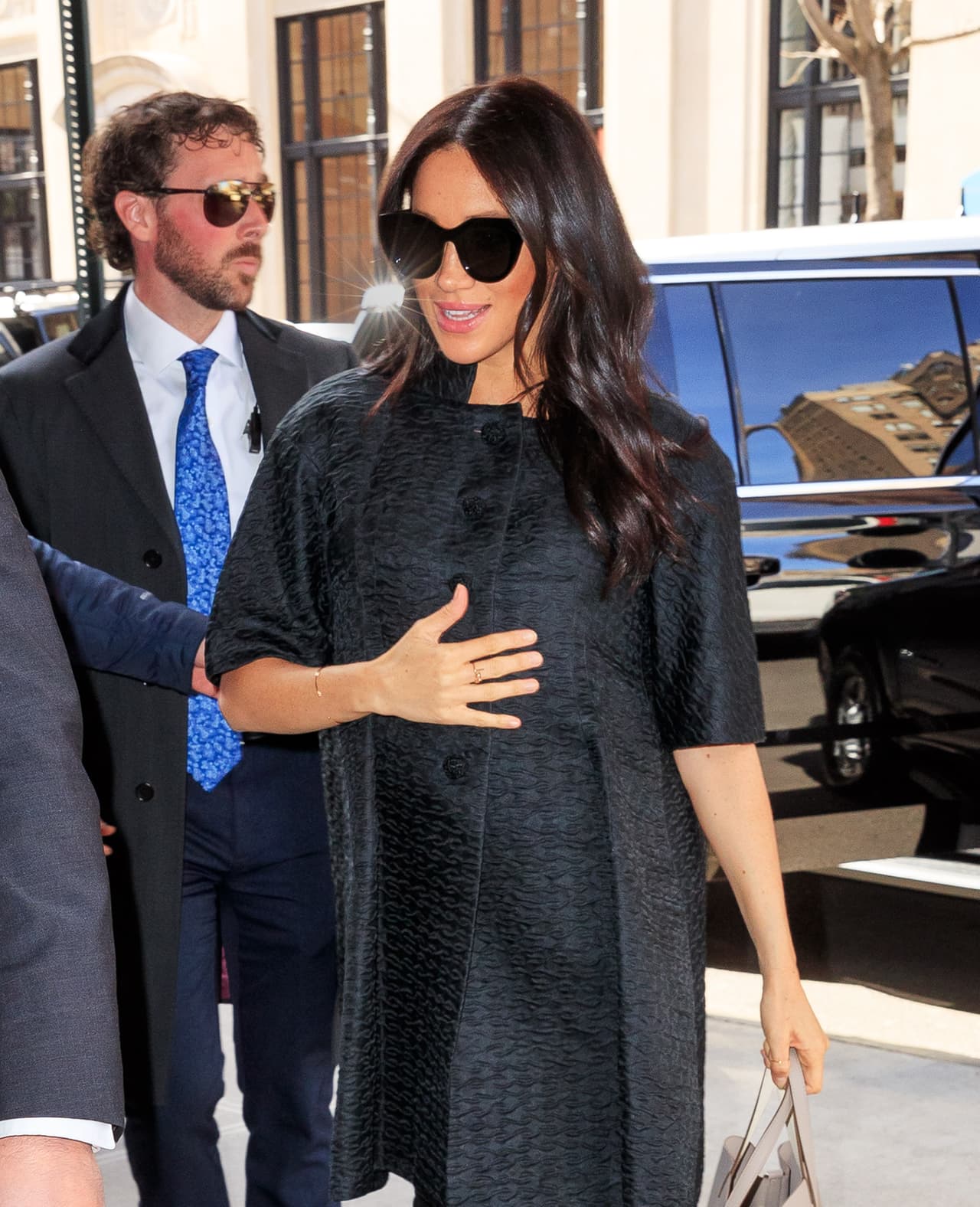 Meghan Markle, quien tuvo 
<b><a href="https://www.univision.com/famosos/asi-fue-el-baby-shower-de-meghan-markle-preparado-por-sus-amigos-en-nueva-york-fotos">su primer ‘baby shower’</a></b> el pasado 19 de febrero en Nueva York, no abrió ninguno de los regalos que recibió durante la celebración.
<br>