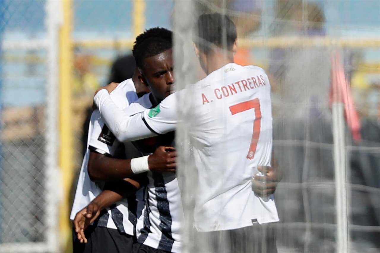 Costa Rica hizo la tarea en el Cuscatlán y está más vivo que nunca en la Eliminatoria de Concacaf rumbo a la Copa del Mundo de Qatar 2022.