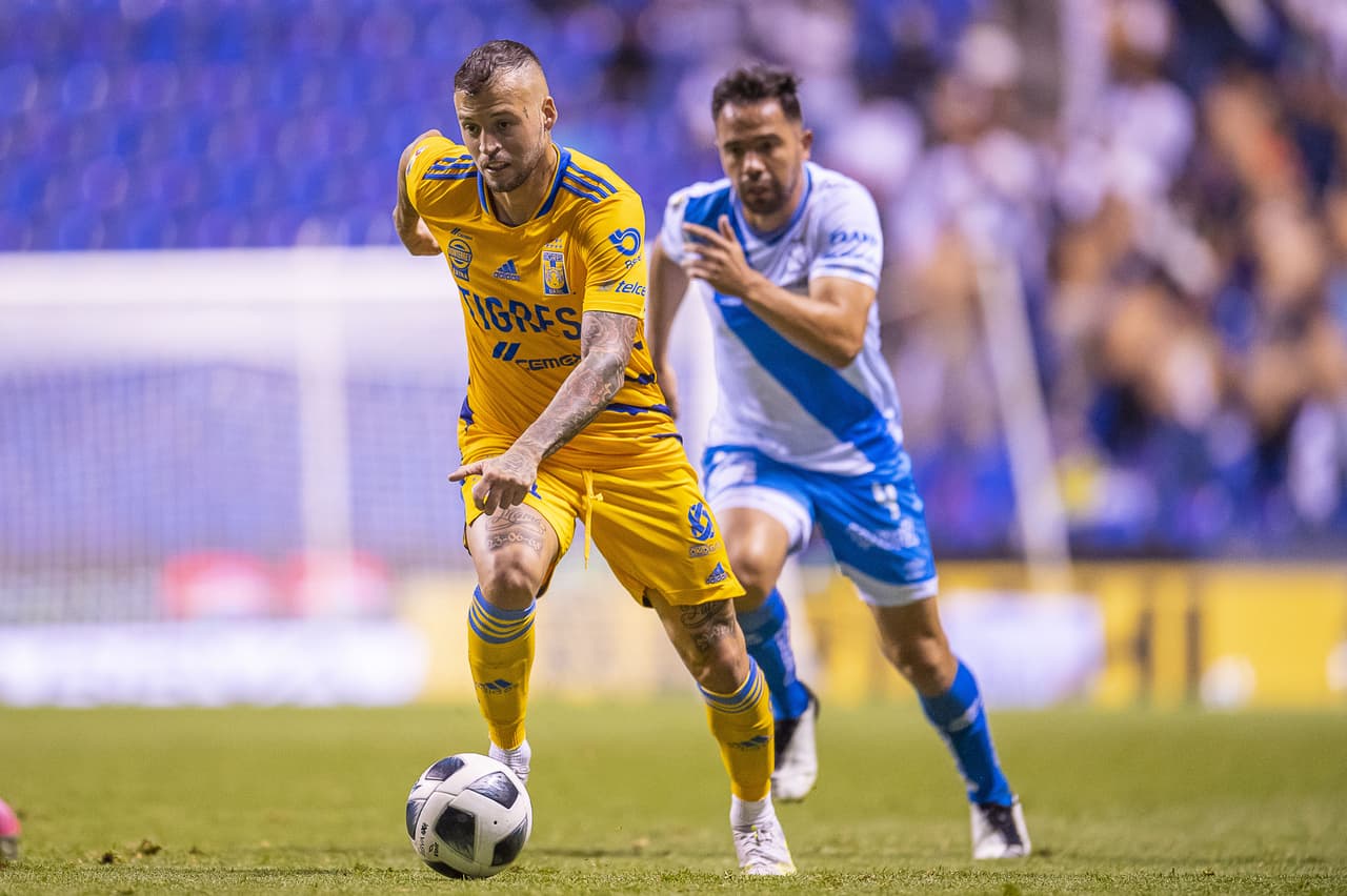 Puebla tompo la ventaja la minuto 40+5 de la mano de Fernando Aristeguieta y Nico López se encargó de empatar el encuentro al minuto 56.