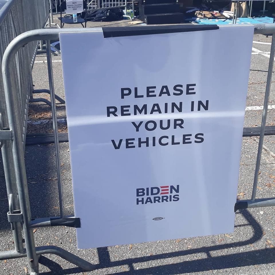 Los organizadores instaron a los participantes a cumplir las normas del covid-19.