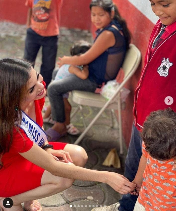 "Siempre ella fue una niña muy alegre, contenta y amaba todo lo que hacía", mencionó.
<br>