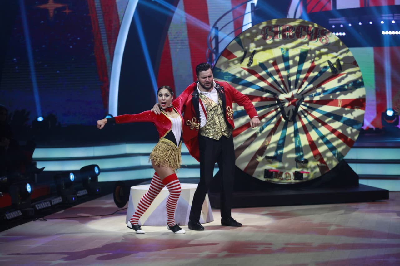 El último baile de la noche estuvo a cargo de Paul Stanley. A ritmo de swing, bailó el tema ‘Just a Gigolo’ de David Lee Roth. El conductor resultó lesionado del tobillo al principio de la coreografía, pero continúo bailando a pesar de su dolor.