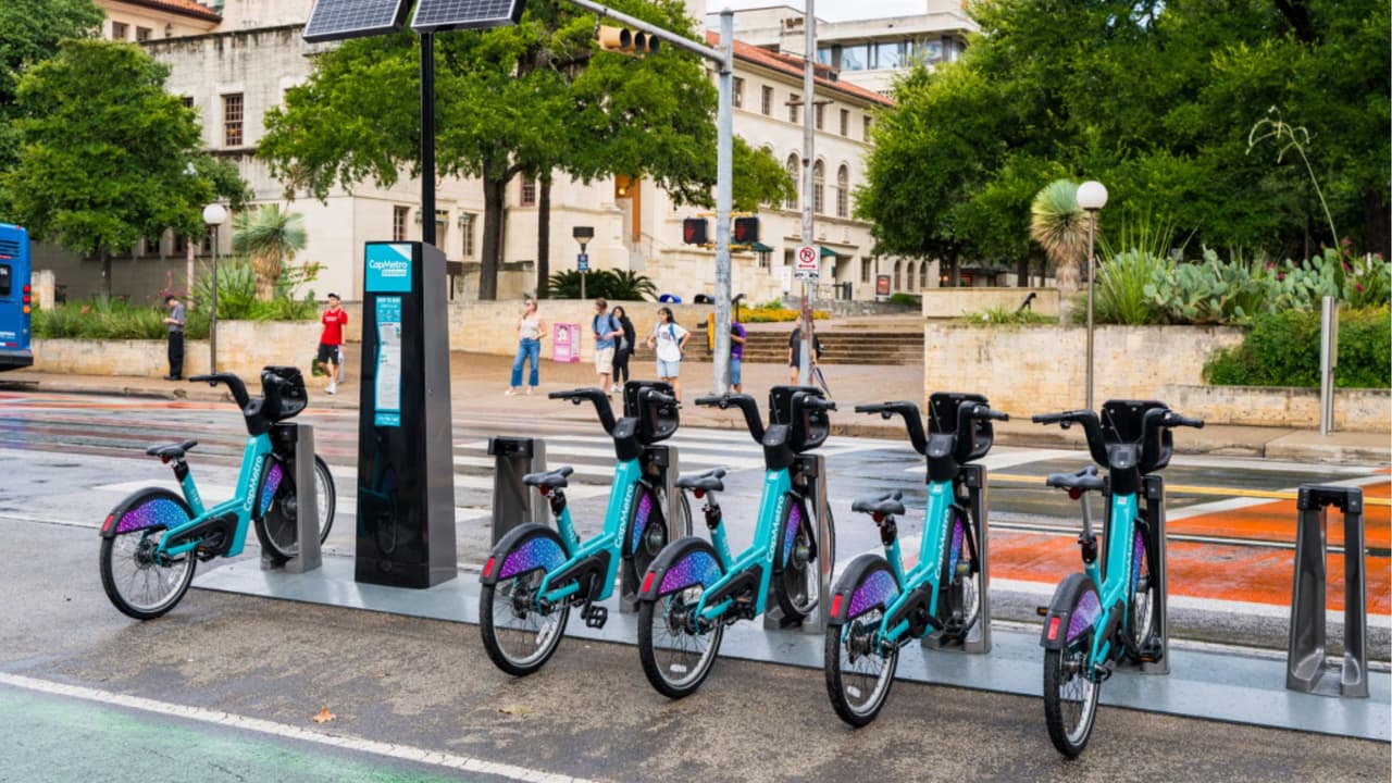CapMetro suspende servicio Bikeshare en Austin tras incendio en instalación