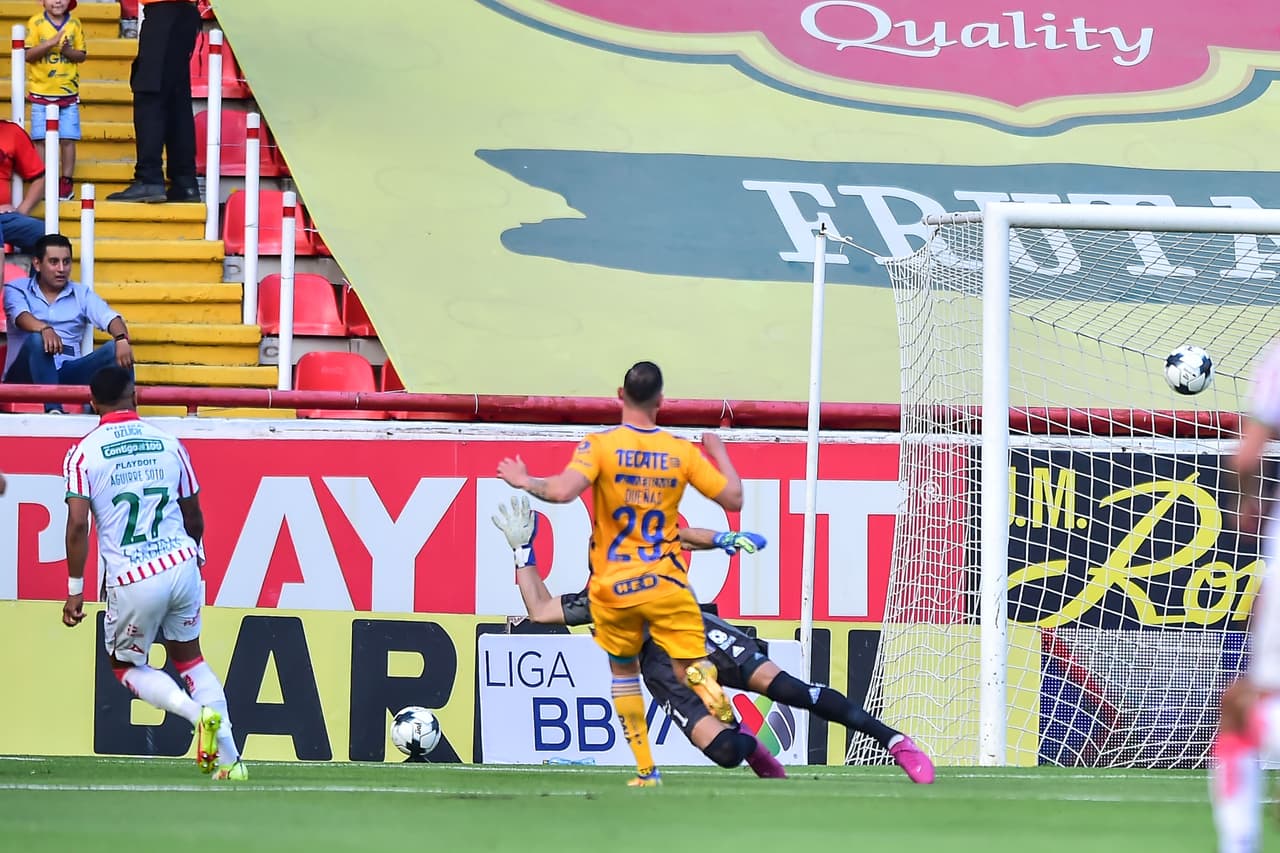 Los Rayos de ‘Jimmy’ Lozano dieron un espectacular primer tiempo y con los goles de Aguirre y Escoboza sentenciaron a unos Tigres que simplemente no tuvieron reacción y se atascaron en Aguascalientes.