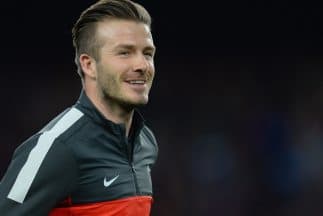 Pero la relación padre e hijo se vio fracturada cuando David Beckham y la ex integrante de Spice Girls, Victoria Beckham, se casaron en 1999. El padre del jugador jamás estuvo a favor de la relación entre su hijo y Victoria.