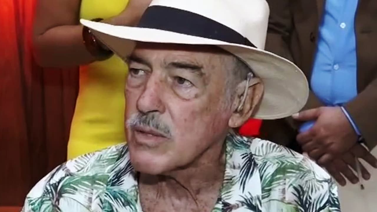 "Ya se oxidó": Andrés García reacciona con humor al ser cuestionado sobre su famosa 'bombita'