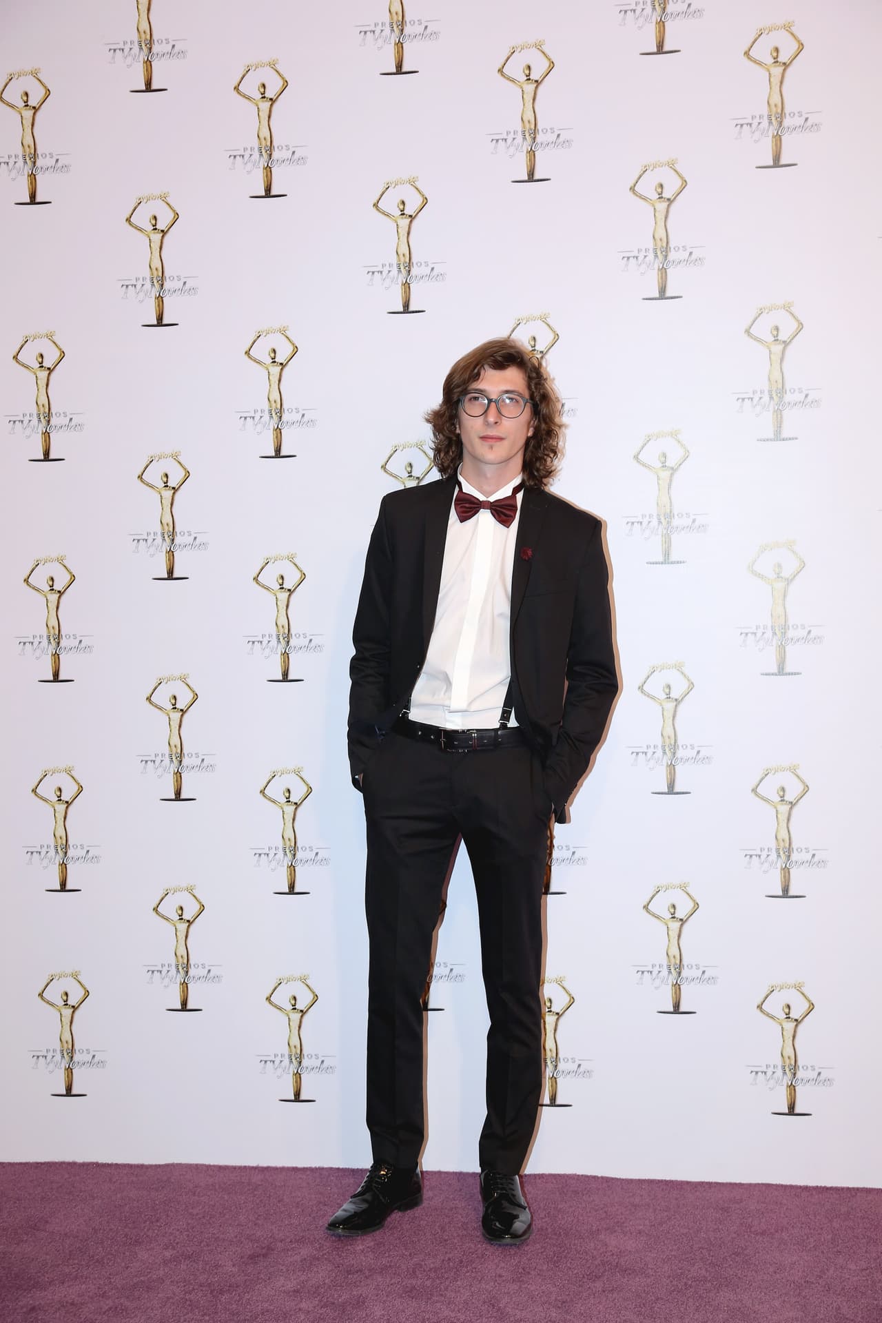 <b>Federico Ayos</b> eligió un smoking con corbatín color vino, sus gafas le dieron un toque intelectual.