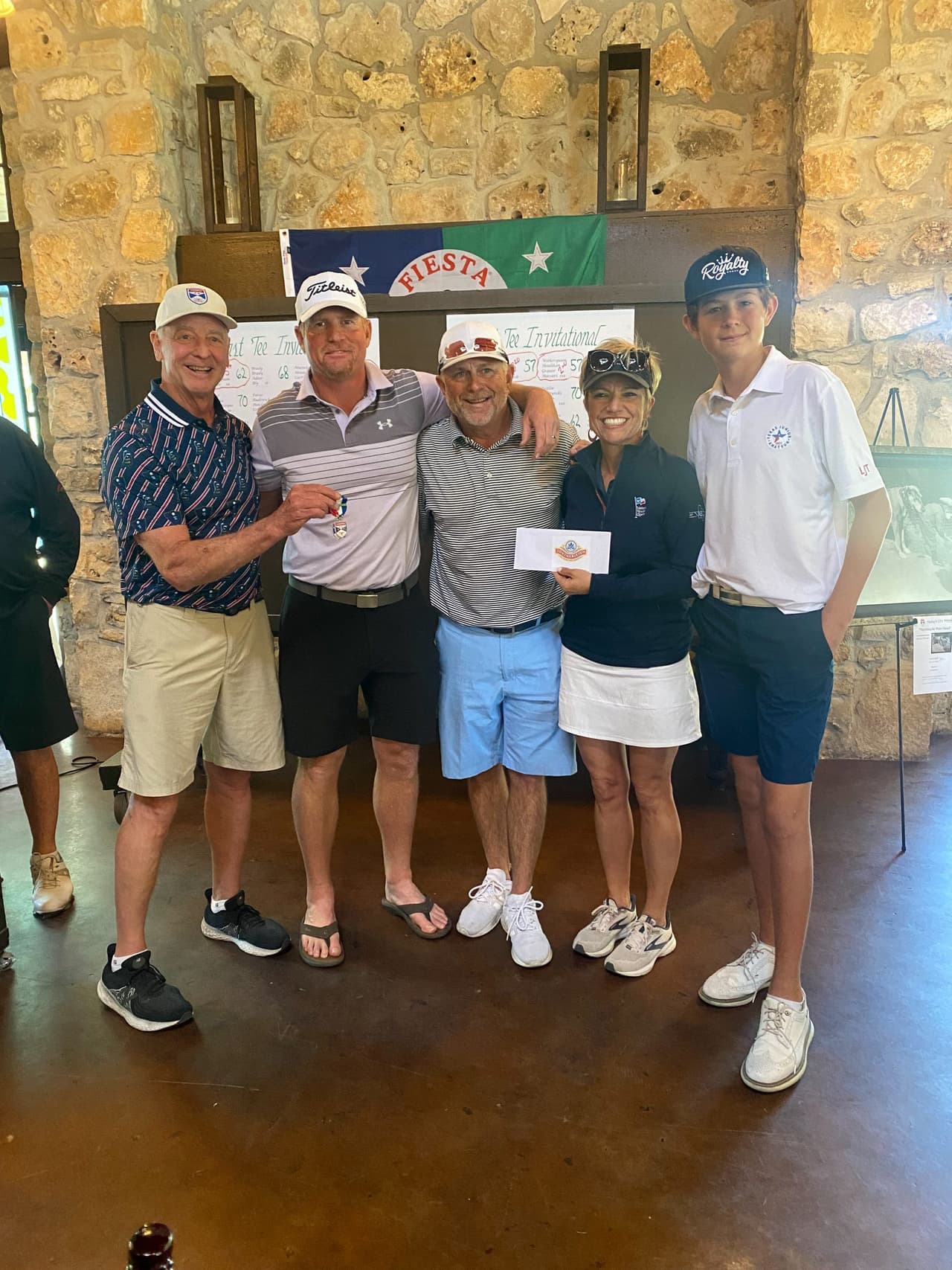 <h2 class="cms-H2-H2"><b>First Tee Invitation</b></h2>
<br>
<ul>
<li class="li1">Cuándo: 26 de abril</li>
</ul>
<ul>
<li class="li1">Hora: 8:00 a 13:00 horas</li>
</ul>
<ul>
<li class="li1">Dónde: Canyon Springs Golf Club</li>
</ul>
<ul>
<li class="li1">Qué es: Evento auspiciado por el Canyon Springs Senior Men’s Golf Association</li>
</ul>
<ul>
<li class="li1">Costo: 600 dólares por equipo de 4 personas</li>
</ul>