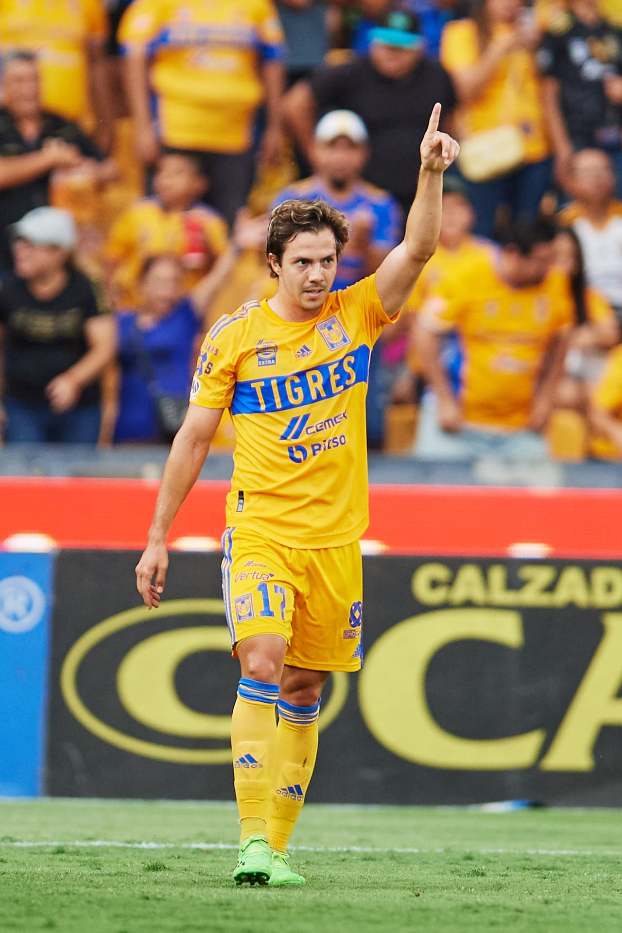 El mediocampista mexicano sigue a la alza en su nivel y busca un lugar en el Mundial.