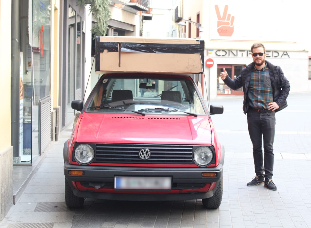 Él creó esto para ayudar a aquellas personas que gustan de viajar mucho.