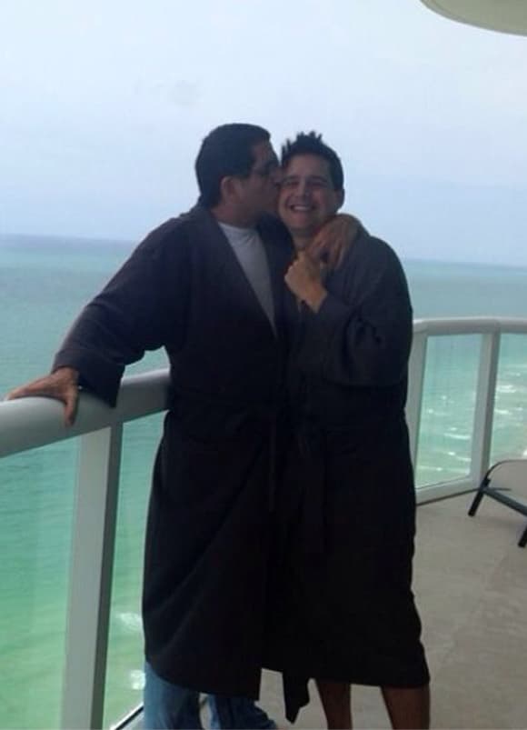 Para Don Jorge Chabán, Alejandro siempre será su pequeño.