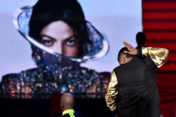 El momento más emotivo de la noche fue la presentación de Usher.