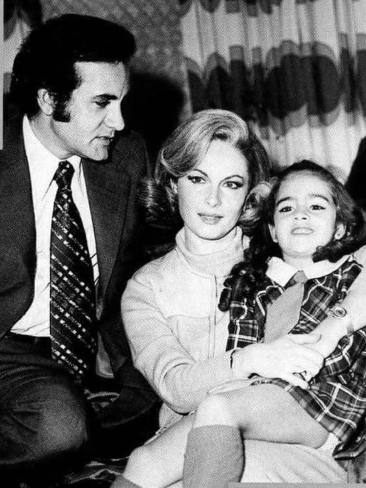 Catalogado como uno de los programas más largos de la televisión con 605 capítulos, contó con las actuaciones de las estrellas más famosas de la época, como Ricardo Blume e Irán Eory.