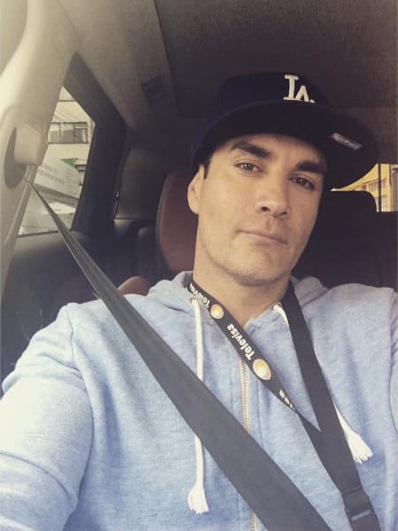 El estilo deportivo también le sienta bastante bien ¿no creen?