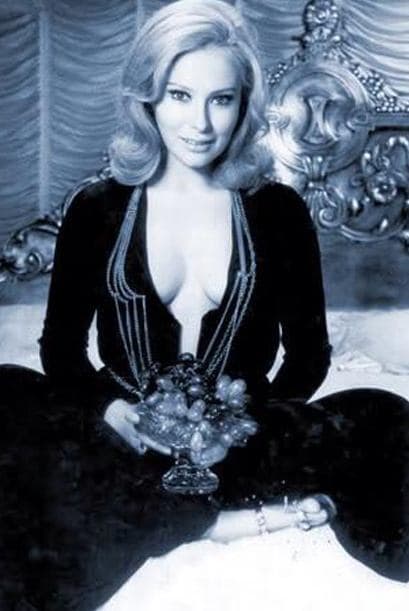 Fue la primera que encarnó a "Rubí" (1968) en las telenovelas.