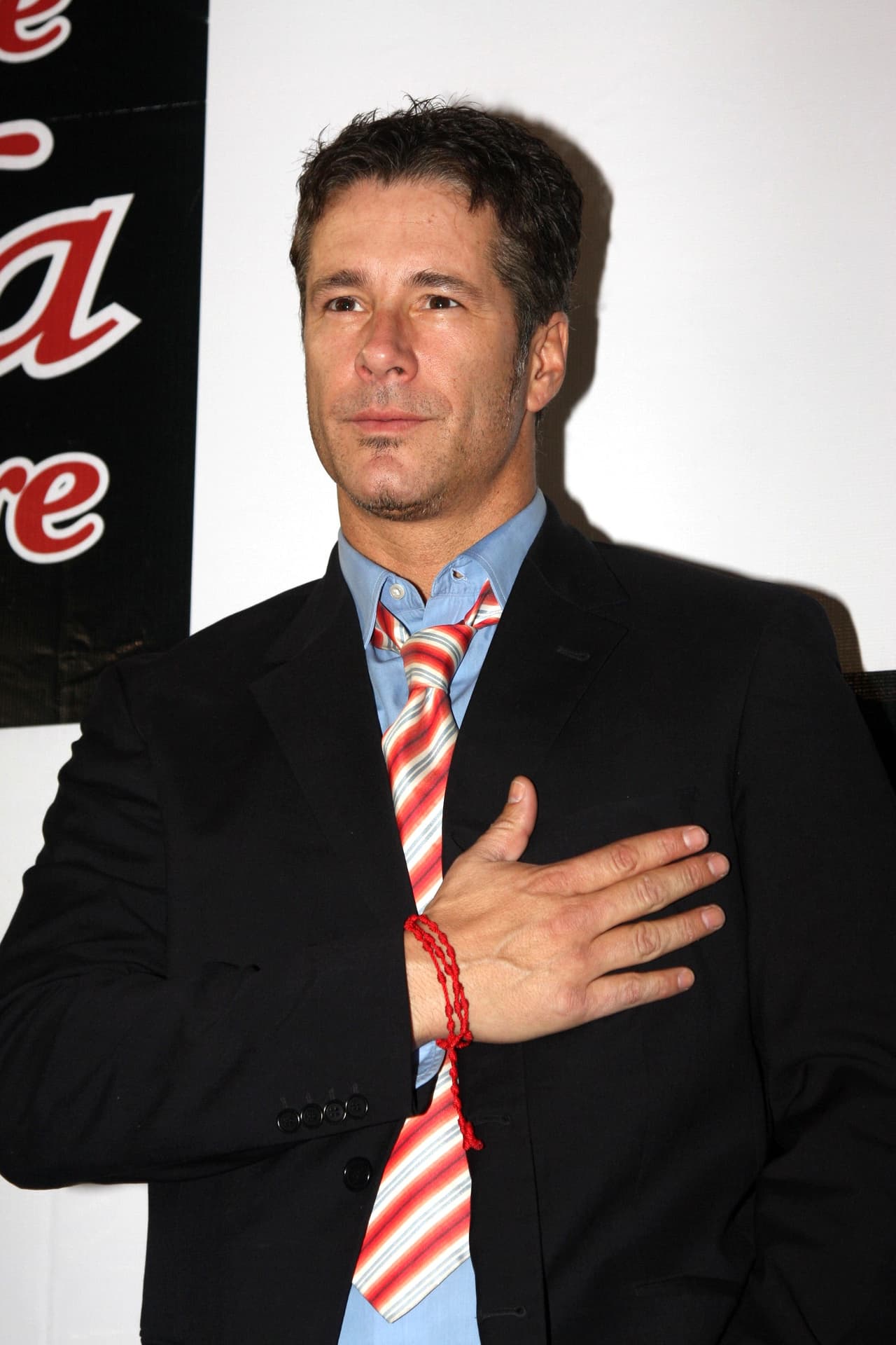 El actor suma una carrera de 34 años con participaciones en exitosos melodramas como 'María Isabel', 'Rosalinda', 'Siempre te amaré', entre otras.
<br>