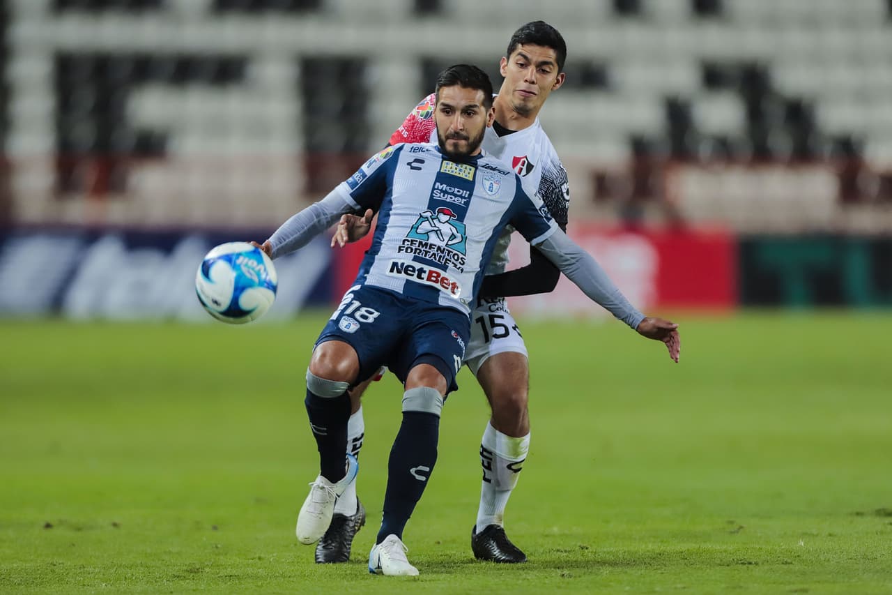 Con gol de Nacho Malcorra desde el punto penal, Atlas logra vencer a Pachuca 0-1 para romper una racha de 10 partidos sin ver la victoria.