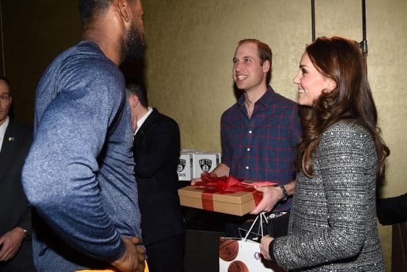 Al finalizar el encuentro, en donde los Cavaliers fueron los ganadores, Kate y Williams se reunieron con el equipo.