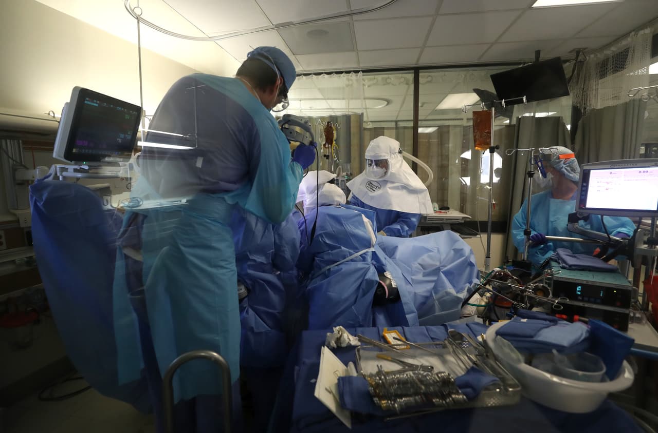 Mientras gran parte de la población espera con gran expectativa la reapertura de millones de negocios, y centros de esparcimiento, en los 422 hospitales del estado, alrededor de 1.4 millones de sanitarios esperan que los californianos usen mascarillas y guarden el mínimo de distancia necesario para evitar exposiciones al coronavirus.