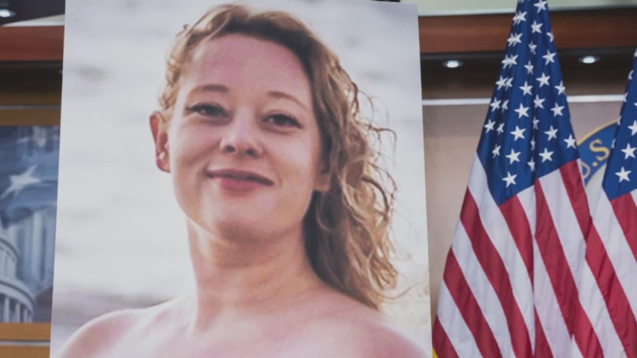 Realizan vigilia por la muerte de Renee Good por agentes de ICE en Minneapolis