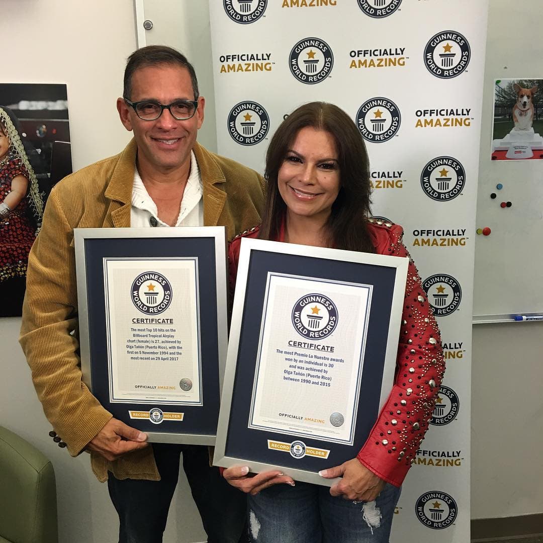 Billy Denizard no solo es su esposo y mánager, también ha sido “mi gran amigo, tremendo padre para mis tres hijos, un compañero en las buenas y las malas… En todo”.