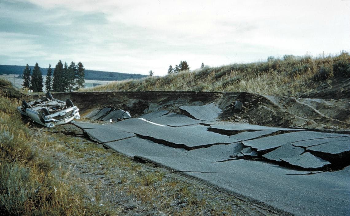 De acuerdo con los
<a href="http://earthquakes.berkeley.edu/hayward/index.html" target="_blank">registros históricos del USGS</a>, la Falla de Hayward ha sido sacudida por grandes terremotos al menos una vez durante cada periodo de entre 100 y 220 años: el último sismo en la zona ocurrió en octubre de 1868 y a la fecha han pasado más de 150 años desde aquella catástrofe.