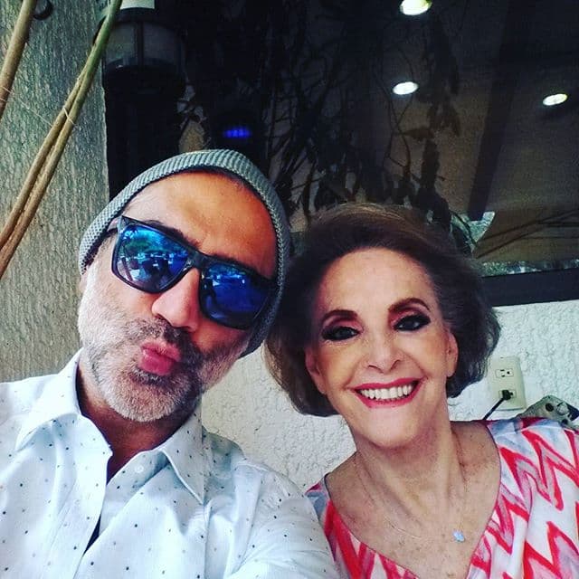 En este año lanzó el disco "Que seas muy feliz", del cual se desprendió uno de los temas que haría destacar a "El Potrillo".