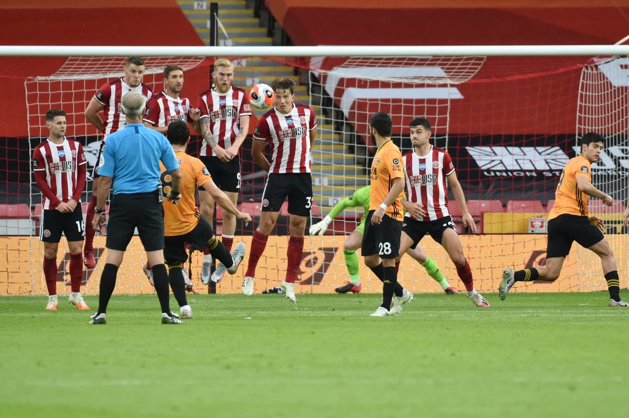 Hacia el 50’, Rúben Neves ya acumulaba cuatro tiros al arco. Se le negaba el gol al portugués. Al 53’ los locales abrían el marcador, pero fue anulado por ser pillados en fuera de lugar.