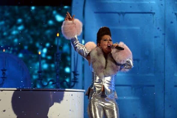 Ella ha demostrado que su pasión está en la música y se nota por el profesionalismo con el que trabaja y se entrega.