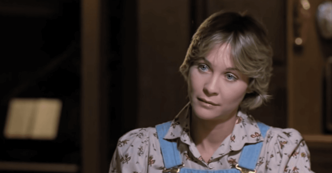 <b>Dee Wallace </b>le dio vida a Mary, la mamá de la familia. Para 1982 ya tenía una larga trayectoria en cine y televisión, pero después de ‘E.T.’, tuvo otros éxitos como ‘Cujo’ y ‘Critters’.