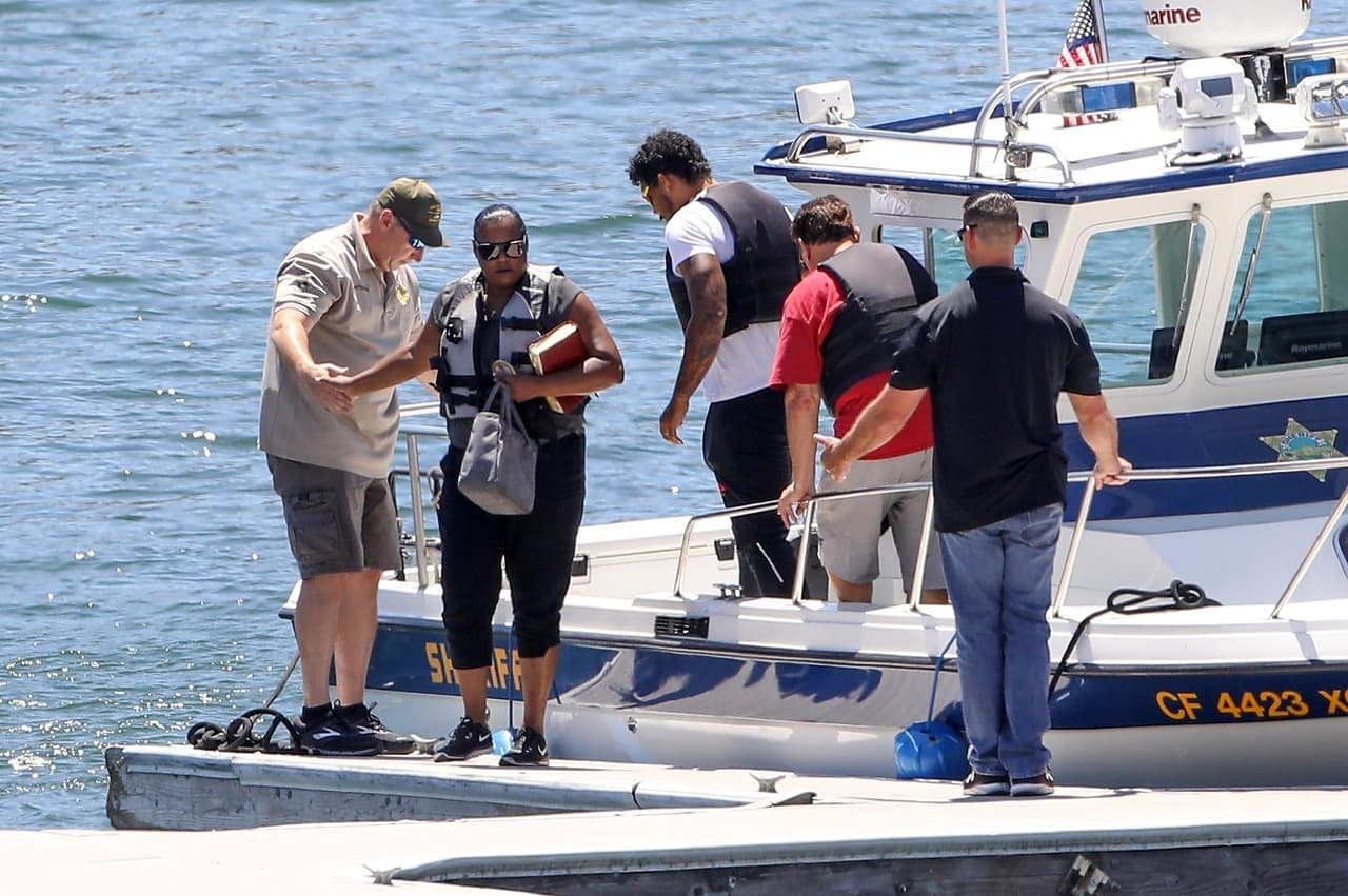 Para lograr su objetivo, se utiliza un aparato sonar de exploración, botes con buzos y equipos de búsqueda y rescate para "verificaciones de la superficie visual" del agua.
<br>