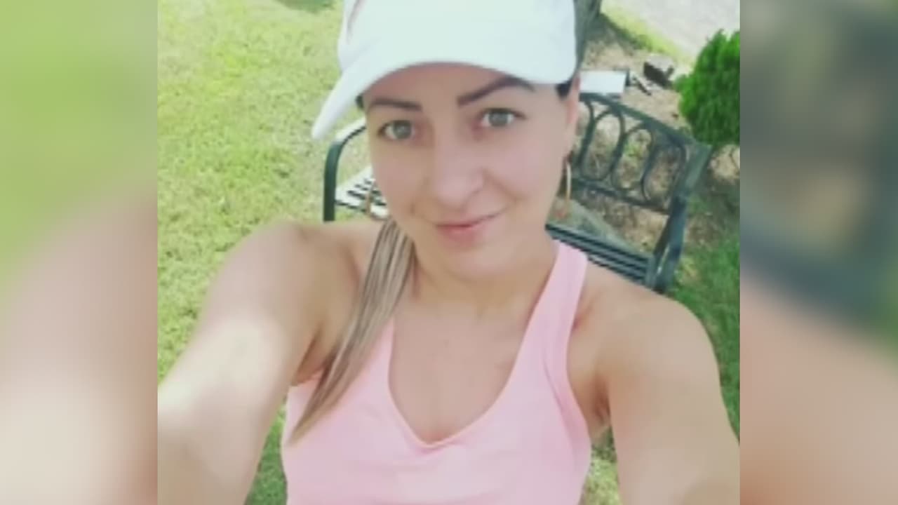 <b>Taxista venezolana fue desmembrada con una motosierra</b>
<br>
<br>La investigación en Georgia sobre el asesinato de Rossana Delgado arrojó detalles del crimen: fue descuartizada con una motosierra e incineraron sus restos en contenedores donde arrojan la basura. Creen que la víctima y los asesinos eran parte de una banda de narcotraficantes y el cabecilla de la banda delincuencial ordenó el homicidio por una supuesta traición.