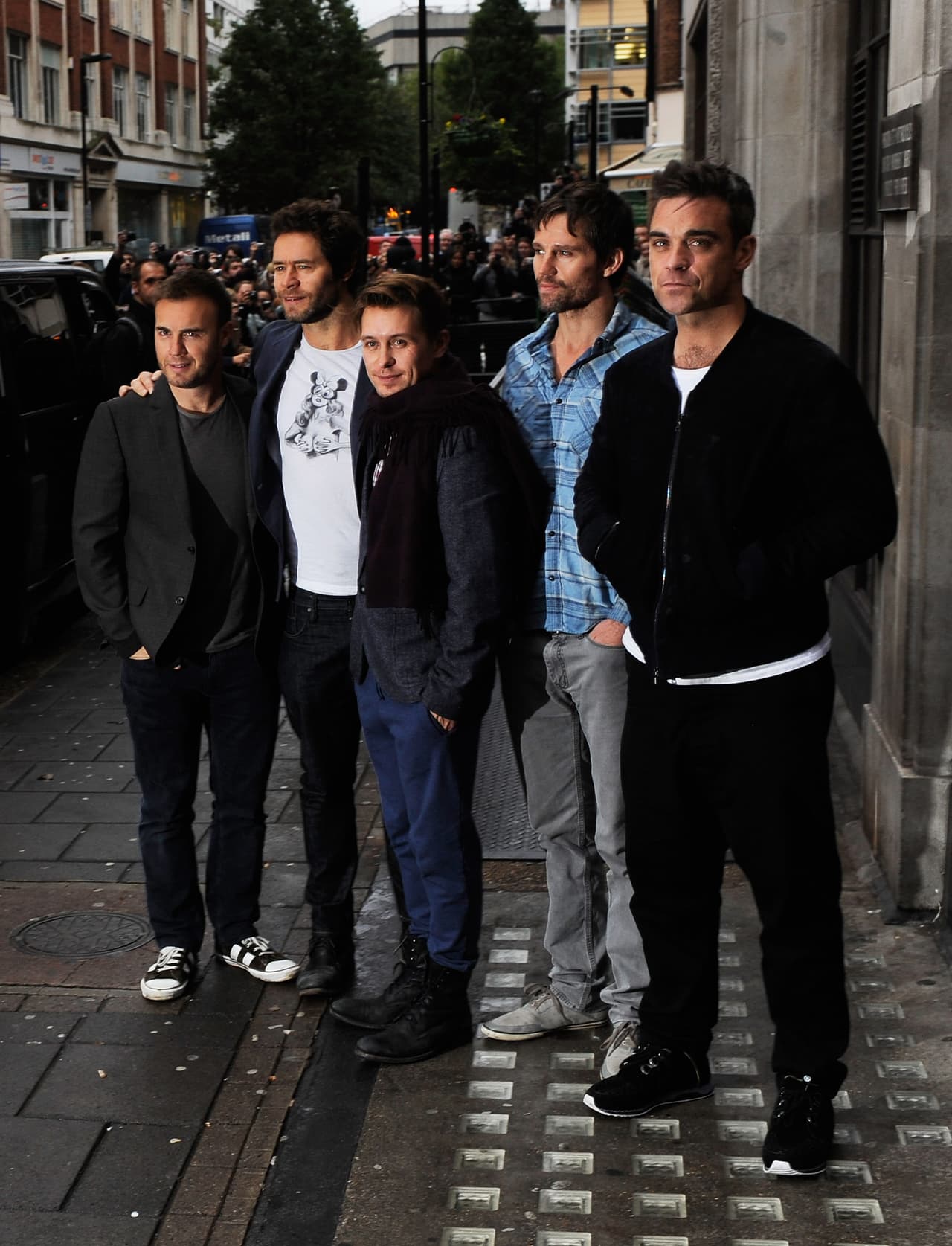 Sin embargo, Robbie Williams buscaba algo más y fue entonces cuando dio el siguiente paso en su carrera y se independizó en 1996.