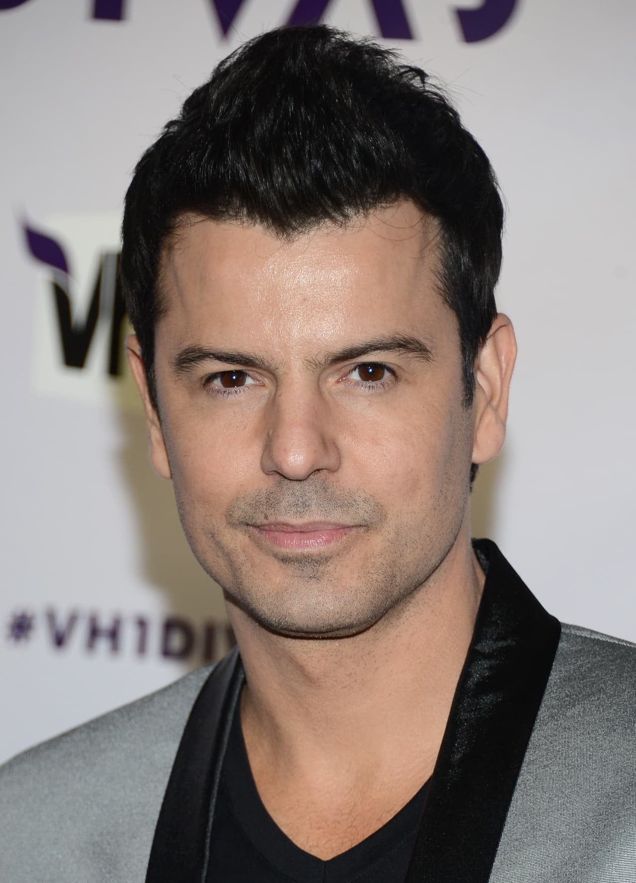 De este excelente proyecto salió Jordan Knight. Se dio a conocer como solista con el tema "Give It To You" con el que alcanzó estar en el puesto 10 en las listas del Hot 100.