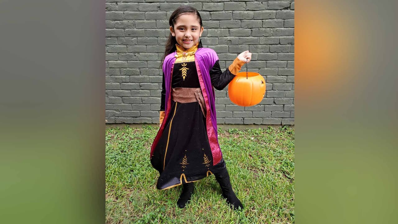 Erika Ivette Cova - Princess Anna.