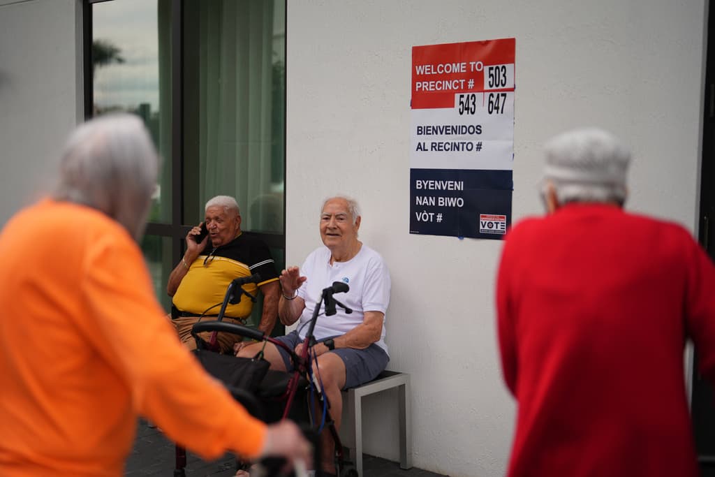 La participación ciudadana fue baja, con solo cerca del 22% de votantes registrados acudiendo a las urnas. Usuarios en redes sociales lamentaron la escasa movilización cívica y advirtieron que la capacidad de motivar a los electores podría ser decisiva para el resultado de la segunda vuelta programada para el 9 de diciembre.