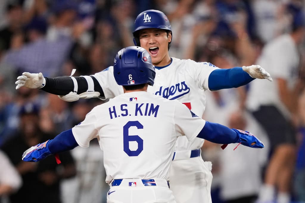 El corredor emergente Hyeseong Kim anotó la carrera del triunfo.