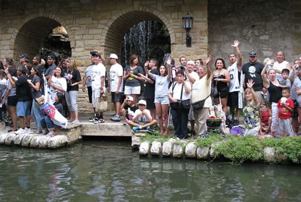 Photos: Spurs Championship Parade 2014 Barges