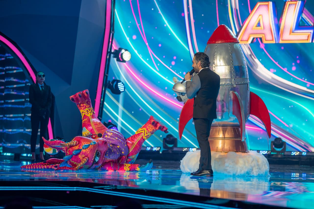 El panel de investigadores decidió salvar a Bunch, con lo que se convirtió en el primer semifinalista de ¿Quién Es La Máscara? 2023. Posteriormente fue acompañado por Alebrije, quien avanzó gracias al voto del público, mientras que Koaláctico quedó en riesgo de ser eliminado.