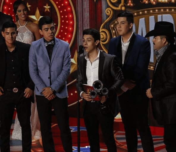 Cornelio Vega es el 'Artista más popular en redes sociales'.