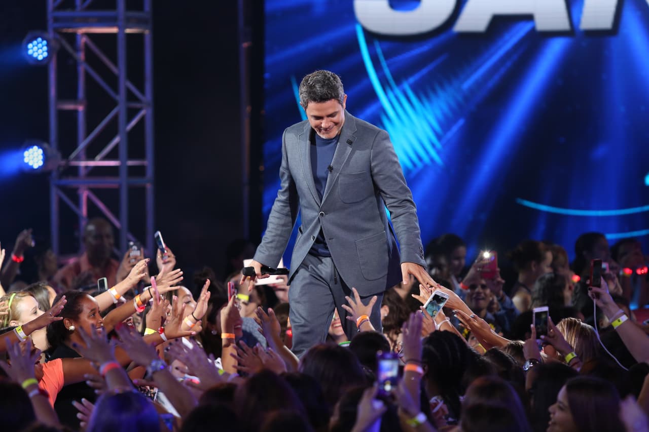 Laura, Ricky y Alejandro son unos jueces divinos. Let's check out their looks.