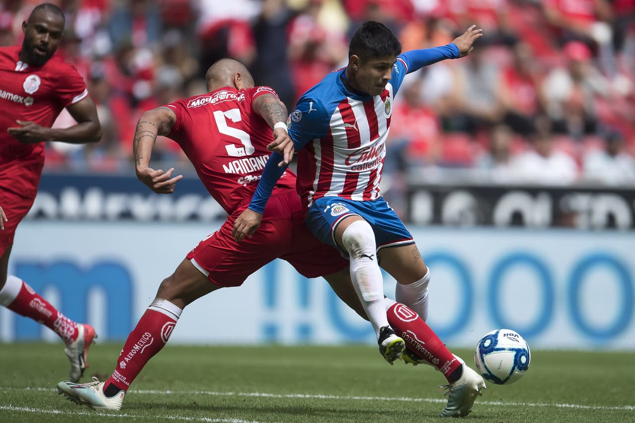 Chivas vence a Toluca con tres goles a uno; Guadalajara se aferra a la Liguilla. Alan Pulido es el máximo anotador mexicano de la Liga MX.