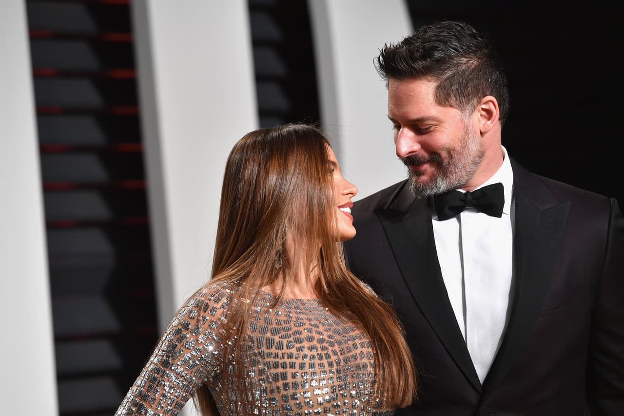 BEVERLY HILLS, CA - FEBRUARY 26: Actor sSofia Vergara (L) and Joe Manganiello attend the 2017 Vanity Fair Oscar Party hosted by Graydon Carter at Wallis Annenberg Center for the Performing Arts on February 26, 2017 in Beverly Hills, California. (Photo by Pascal Le Segretain/Getty Images)