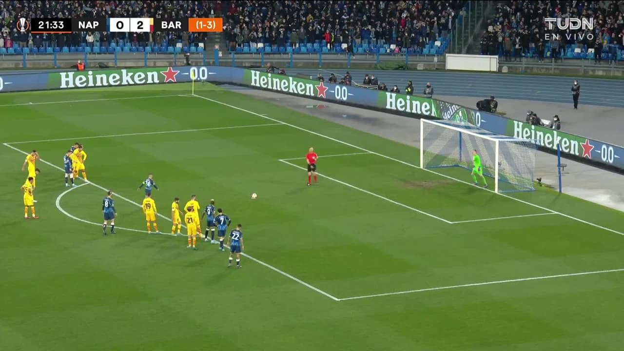 ¡GOL!  anota para Napoli. Lorenzo Insigne