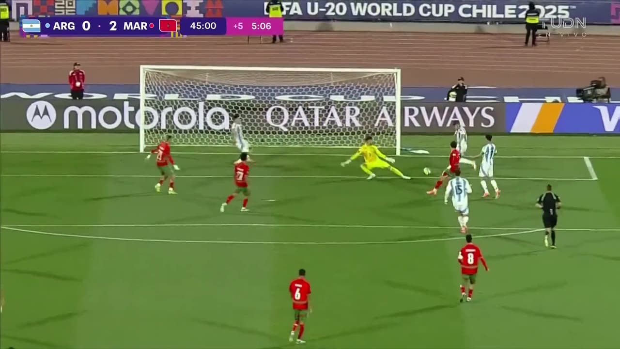 ¡Se salvó Argentina! Villalba saca el balón en la línea y evita el 0-3