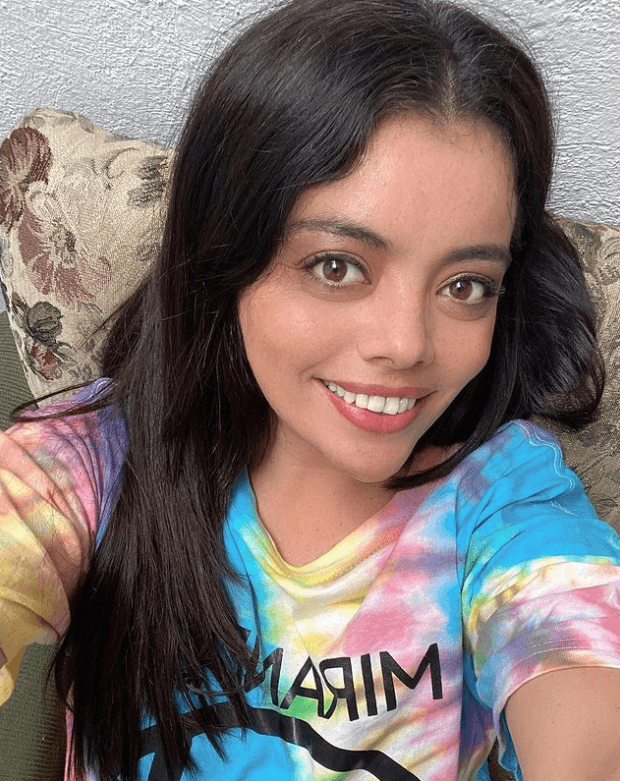 Krisna, hermana de Violeta Isfel